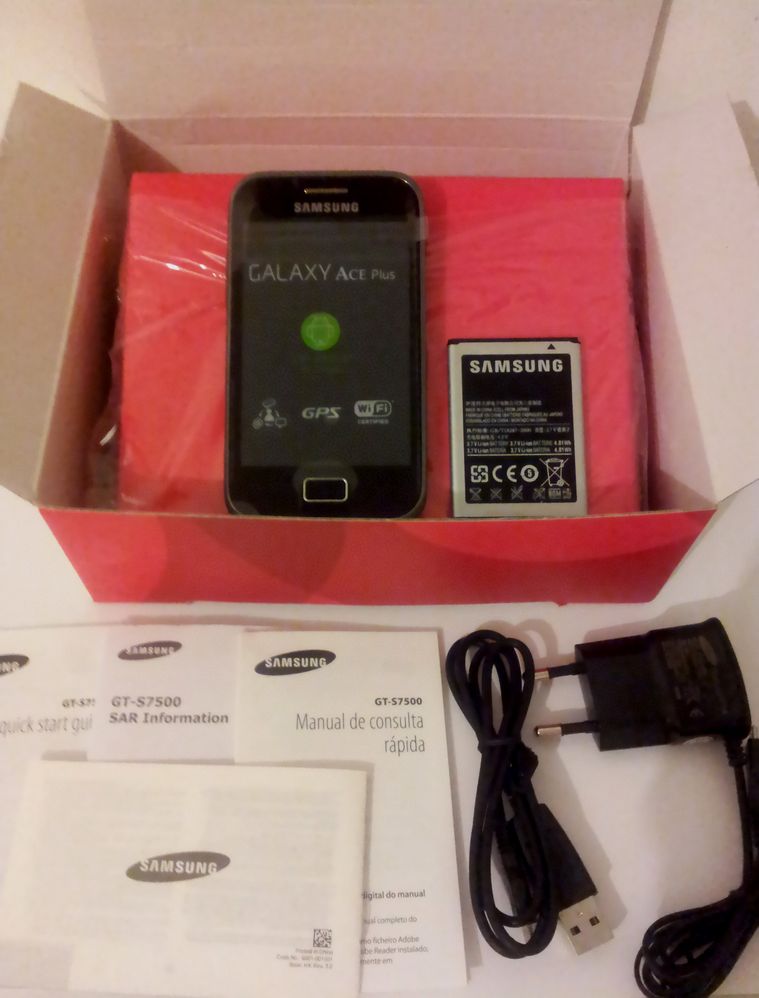 Unbox Galaxy Ace Plus.jpg